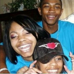 Meet your Posher, Denae